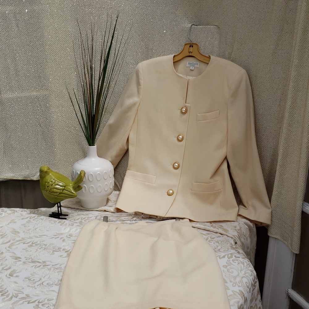 2 piece skirt suit